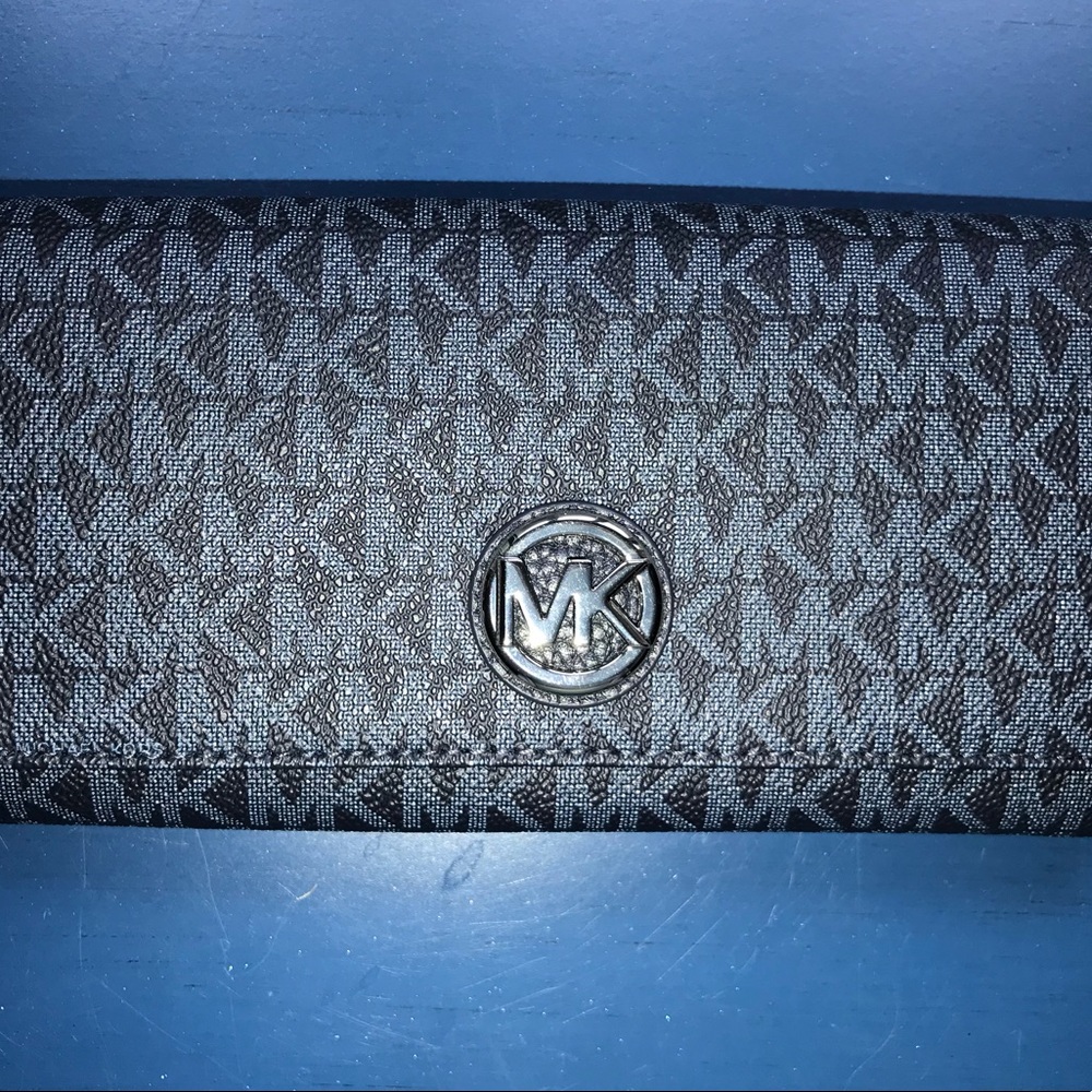NWT Michael Kors Fulton Flap Continental Wallet